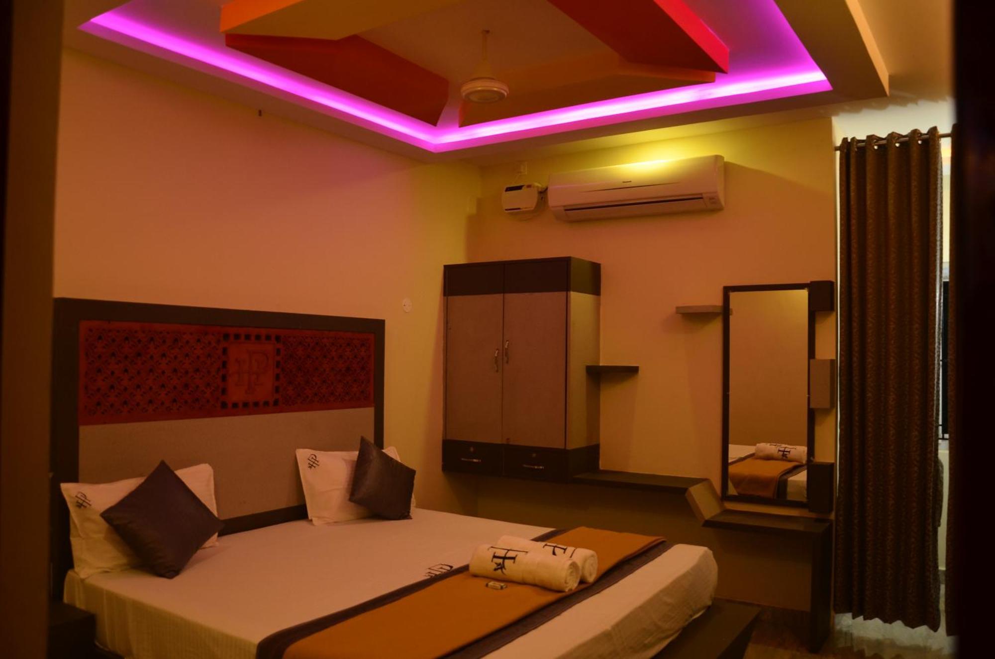 Hotel Panchavarnaa Rāmeswaram Buitenkant foto